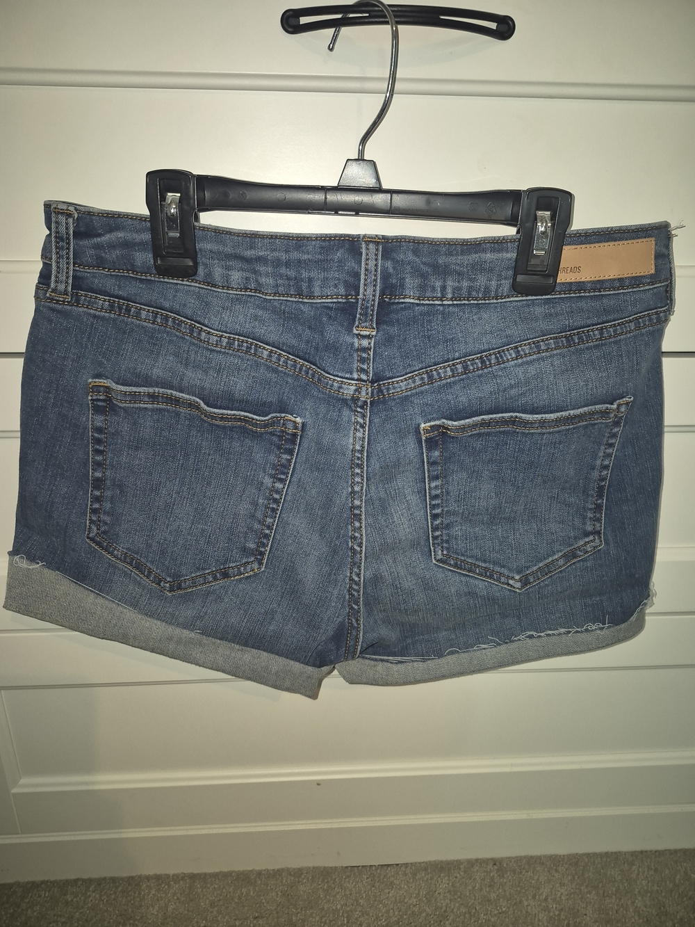 Goodthreads Women's Medium Blue Denim Cuffed Shorts - Picture 2 of 3